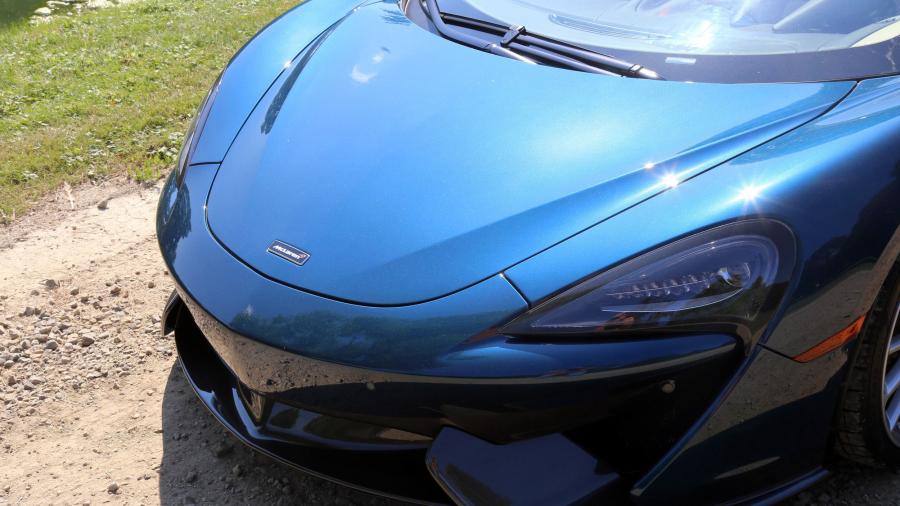 Детали экстерьера McLaren 570GT 2017 года  (NA) (фото 27 из 34)